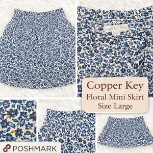 Copper Key Floral Smocked Mini Skirt Blue White Yellow – Size L